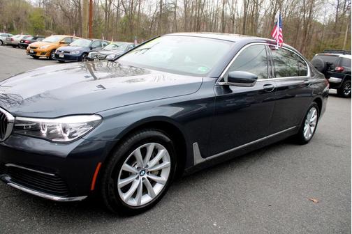 2019 BMW 740 740i