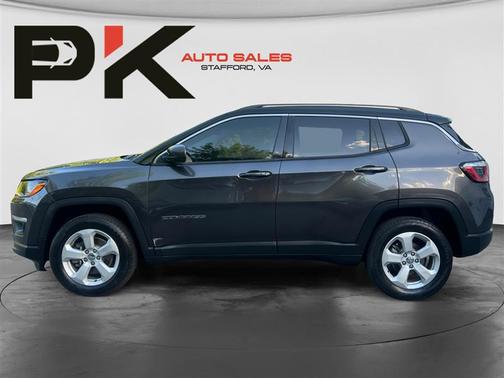 Granite Crystal Metallic Clearcoat 2018 Jeep Compass Latitude