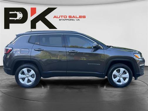 Granite Crystal Metallic Clearcoat 2018 Jeep Compass Latitude