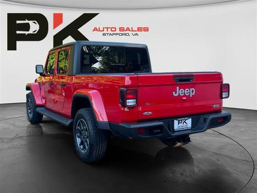 Firecracker Red Clearcoat 2020 Jeep Gladiator North Edition