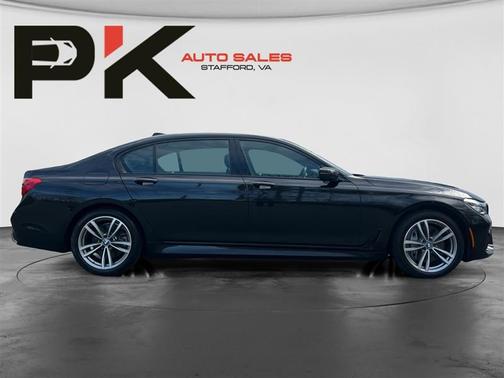 Black 2019 BMW 750 i xDrive