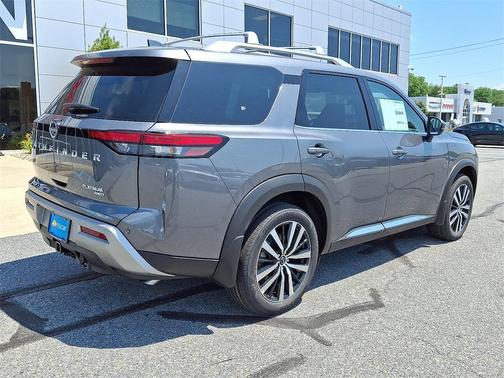 2025 Nissan Pathfinder Platinum