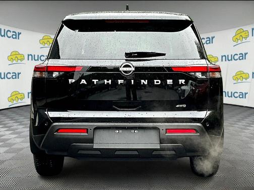 2025 Nissan Pathfinder S