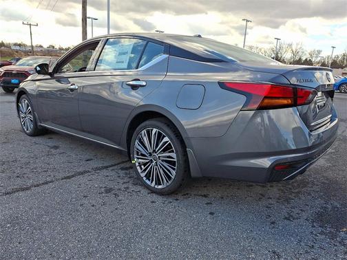 2025 Nissan Altima SL