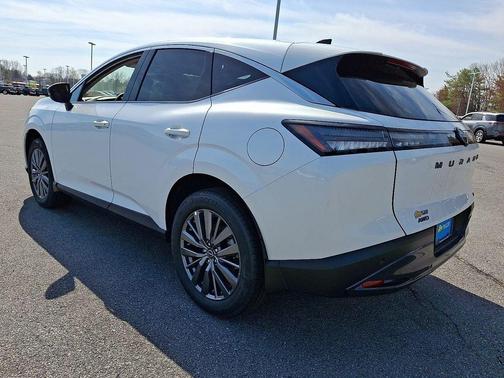 Everest White P 2026 Nissan Murano SL