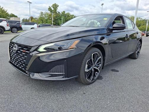 2025 Nissan Altima SR