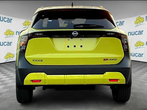2025 Nissan Kicks SR