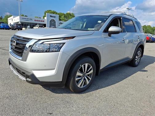 2025 Nissan Pathfinder SL
