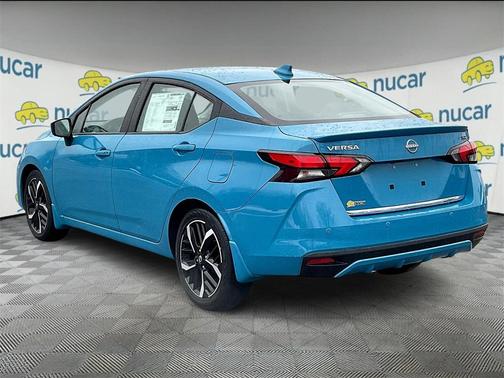2025 Nissan Versa 1.6 SR