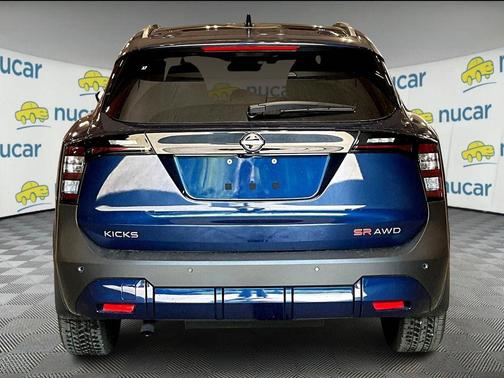 2025 Nissan Kicks SR