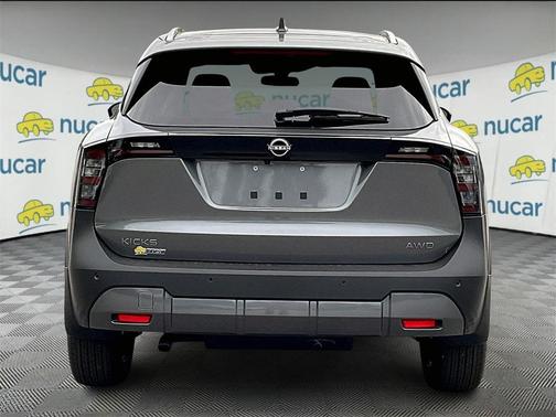 2025 Nissan Kicks SV