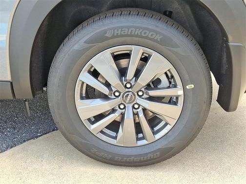 2025 Nissan Pathfinder S