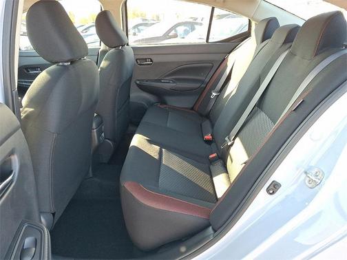 2025 Nissan Versa 1.6 SR