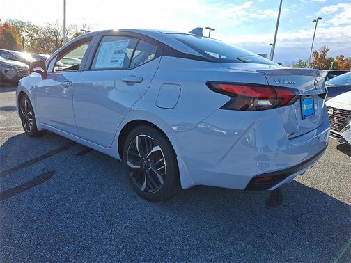 2025 Nissan Versa 1.6 SR