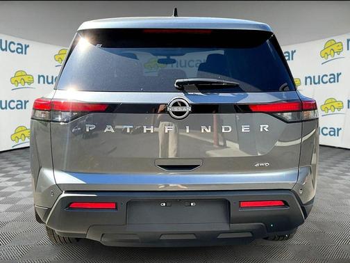 2025 Nissan Pathfinder S