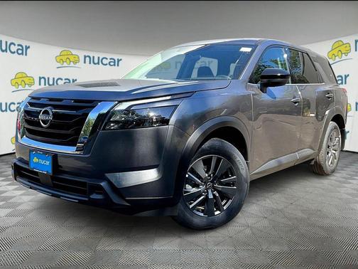 2025 Nissan Pathfinder S