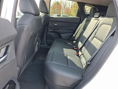Everest White P 2026 Nissan Murano SL