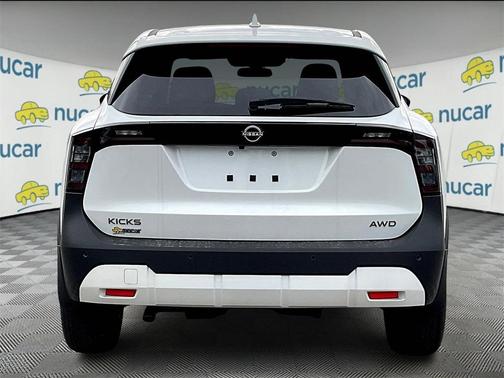 2025 Nissan Kicks SV