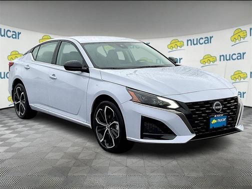 2025 Nissan Altima SR