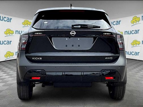 2025 Nissan Kicks SV