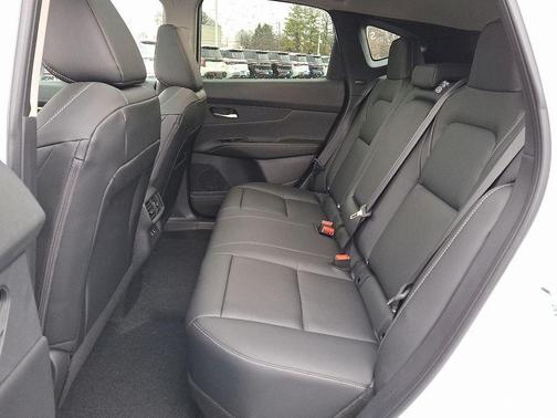 Everest White P 2026 Nissan Murano SL