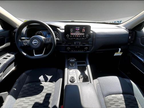 2025 Nissan Pathfinder S