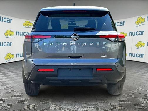 2025 Nissan Pathfinder S
