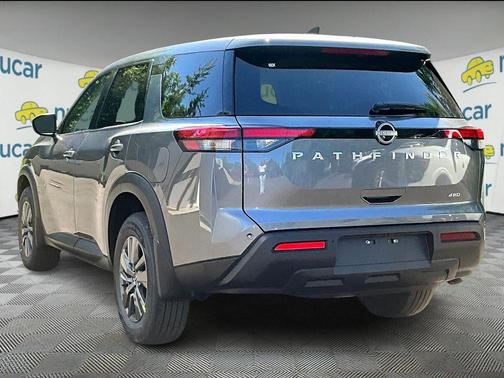 2025 Nissan Pathfinder S