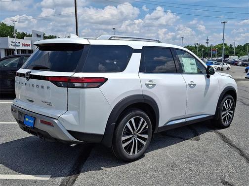 2025 Nissan Pathfinder Platinum