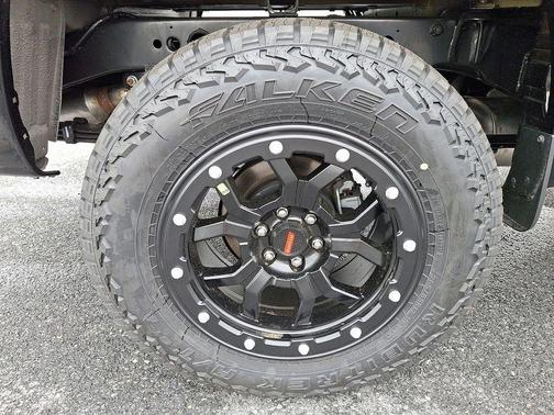 Black 2026 Nissan Frontier SV