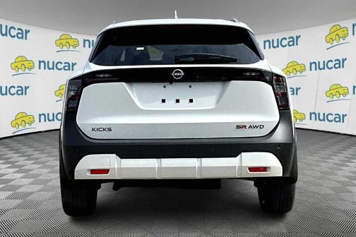 2025 Nissan Kicks SR