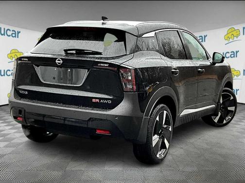 2025 Nissan Kicks SR