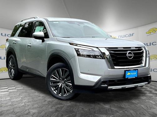 2025 Nissan Pathfinder SL