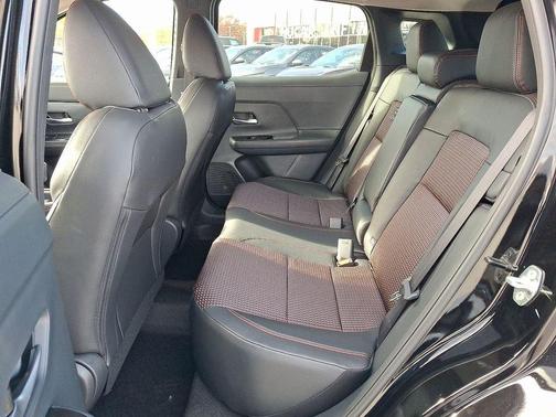 Super Black 2026 Nissan Kicks SR
