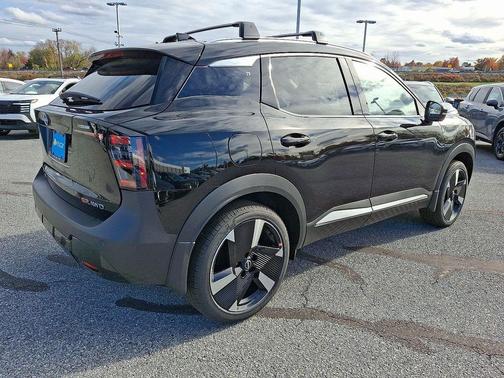 Super Black 2026 Nissan Kicks SR