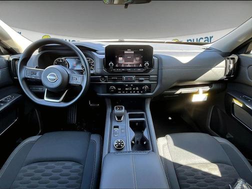 2025 Nissan Pathfinder S