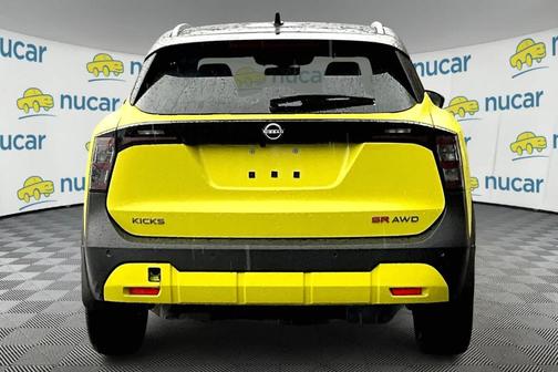 2025 Nissan Kicks SR