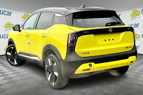 2025 Nissan Kicks SR