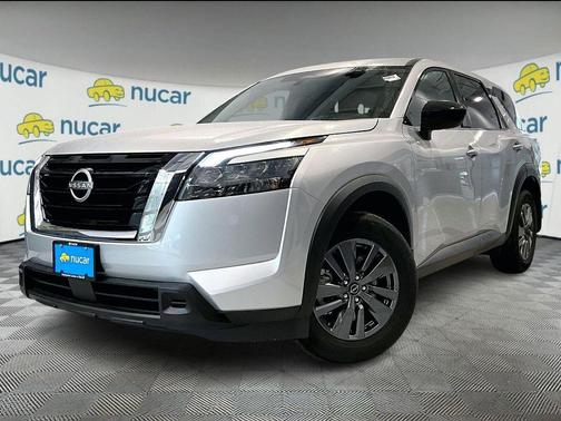 2025 Nissan Pathfinder S