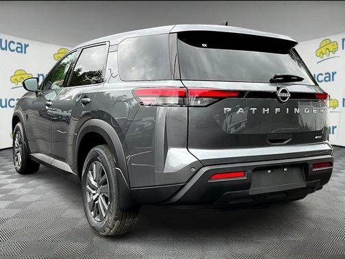 2025 Nissan Pathfinder S