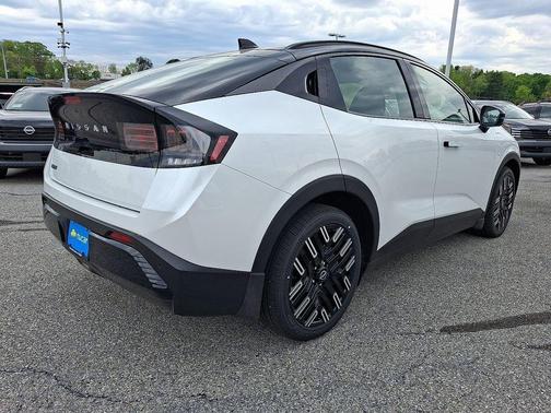 White / Black 2026 Nissan Leaf PLATINUM+