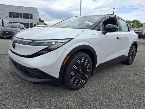 White / Black 2026 Nissan Leaf PLATINUM+