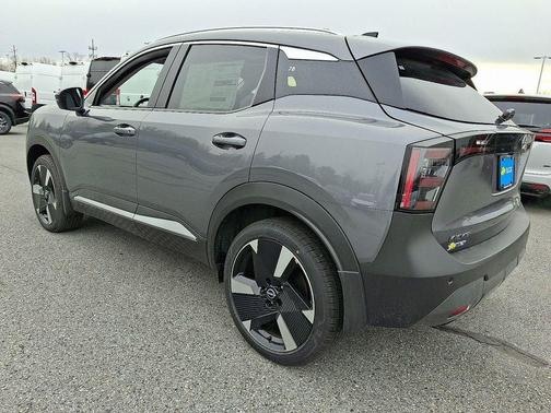 Gun Metallic 2026 Nissan Kicks SR
