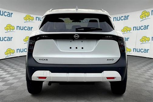 2025 Nissan Kicks SV