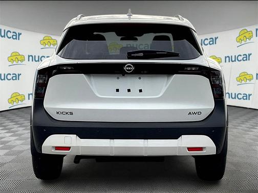 2025 Nissan Kicks SV
