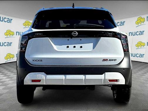 2025 Nissan Kicks SR