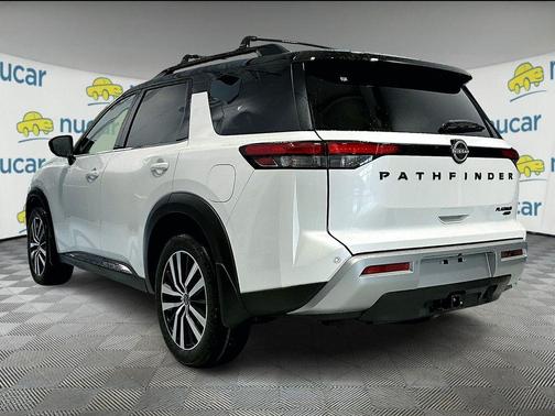 2025 Nissan Pathfinder Platinum
