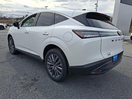 Everest White P 2026 Nissan Murano SL