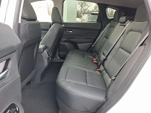 Everest White P 2026 Nissan Murano SL