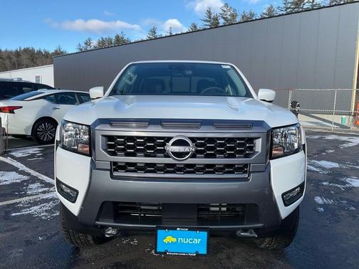 2025 Nissan Frontier SV